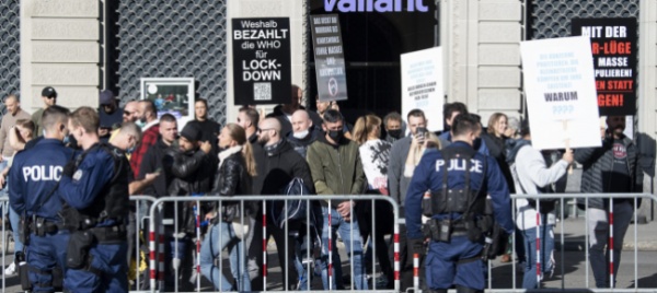anche-in-svizzera-si-radicalizzano-i-coronascettici