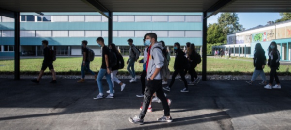 a-scuola-piu-tardi-un-cerotto-e-non-una-soluzione