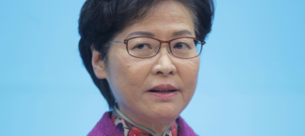 hong-kong-carrie-lam-e-i-soldi-sotto-il-materasso