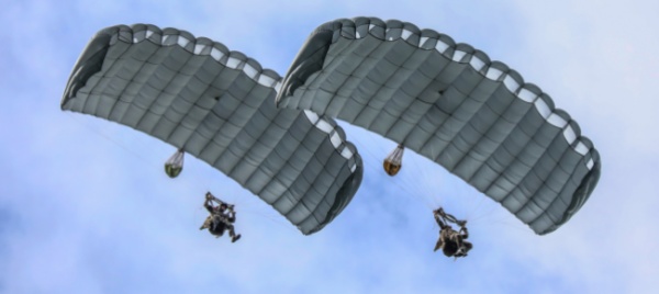 locarnese-gli-swiss-para-wings-danno-spettacolo-nel-cielo