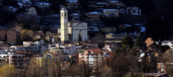 agno-il-tetto-della-chiesa-rinviato-al-municipio