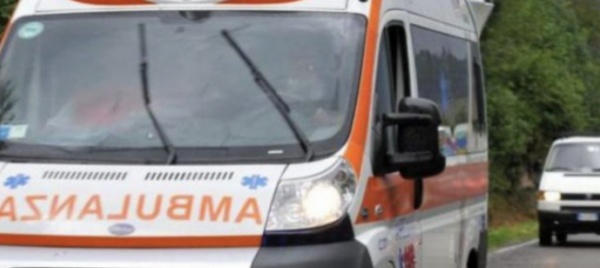 dimessa-da-ospedale-ruba-ambulanza-per-tornare-a-casa