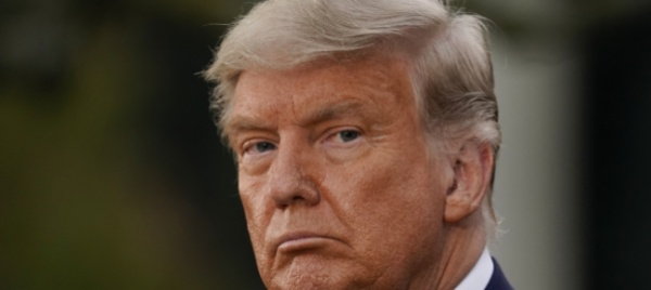 donald-trump-dal-giallo-canarino-al-grigio-platino