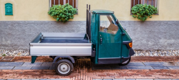 stromboli-l-ambulanza-e-in-officina-si-usa-l-ape