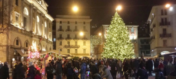stand-aperol-monta-la-polemica-nel-cuore-di-lugano