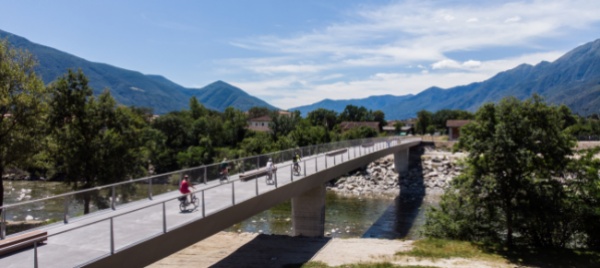 locarno-sul-paloc-4-la-sinistra-e-alquanto-critica