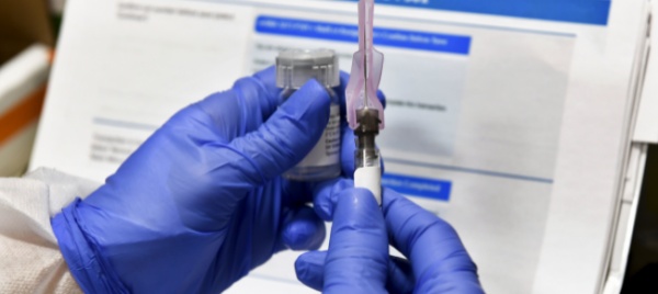 vaccini-anti-covid-la-svizzera-firma-anche-con-pfizer