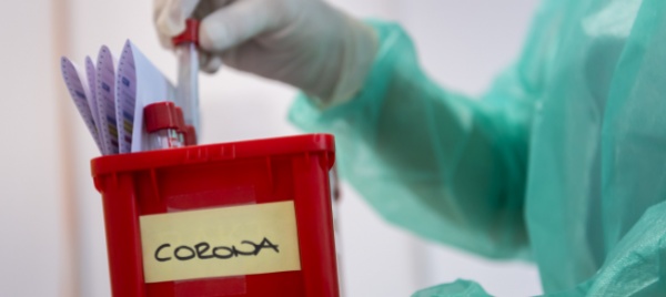 in-svizzera-meno-tamponi-ma-piu-contagi-e-ricoveri-89-decessi