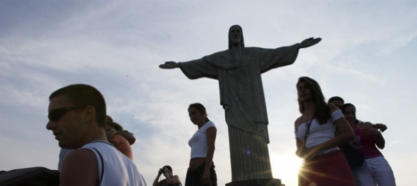 brasile-dopo-90-anni-cristo-redentore-oggetto-di-restyling