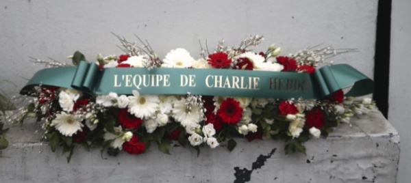 la-francia-ricorda-le-vittime-dell-attacco-a-charlie-hebdo