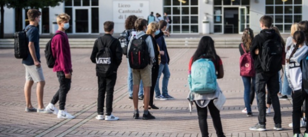 pochi-microonde-in-mensa-i-liceali-di-locarno-protestano