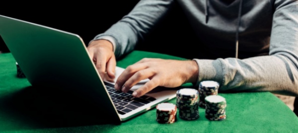 l-azzardo-si-sposta-online-sempre-piu-giovani
