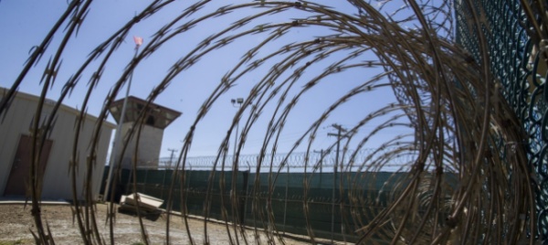 pentagono-sospende-vaccinazioni-detenuti-guantanamo