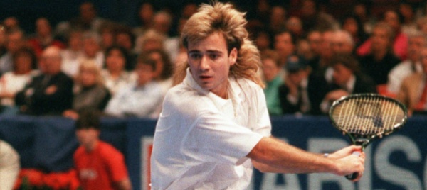 la-ficcanaso-agassi-un-jeans-e-una-canotta