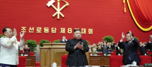 kim-jong-un-riprende-il-ruolo-del-padre-esclusa-la-sorella