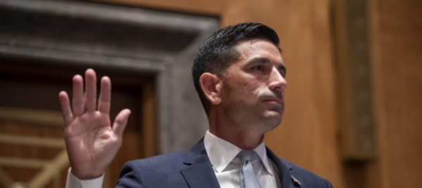 assalto-al-congresso-si-dimette-il-ministro-degli-interni