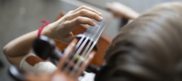 fare-musica-da-giovani-mantiene-il-cervello-piu-connesso