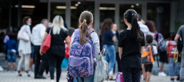 negozi-chiusi-e-scuole-aperte-per-la-salvaguardia-di-tutti