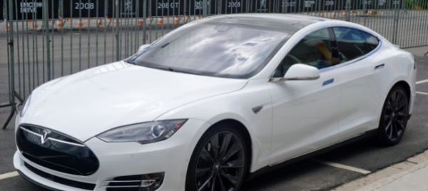 tesla-negli-usa-chiesto-il-ritiro-di-158mila-vetture