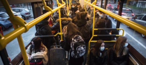 il-cantone-subappalti-corse-in-piu-a-ditte-di-trasporto-private