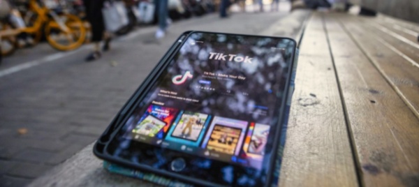 tiktok-rende-privati-i-profili-degli-under-16