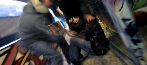 italia-picchiano-13enne-e-mettono-video-su-web