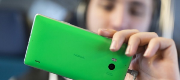 spiare-il-cellulare-del-partner-e-la-coppia-scoppia