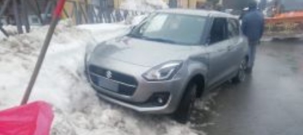 vigezzo-auto-finisce-sulla-fiancata