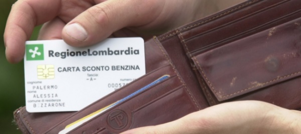 non-rispecchia-piu-la-legge-sospesa-la-carta-sconto-benzina