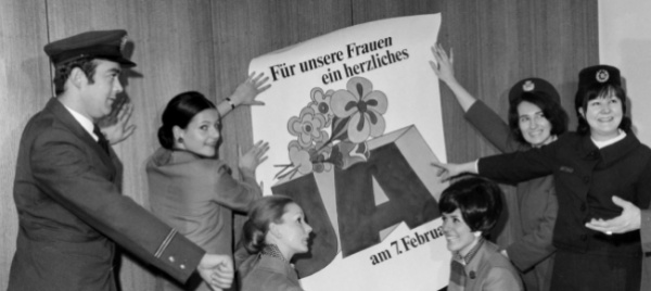il-suffragio-femminile-ha-50-anni-e-li-sente-tutti