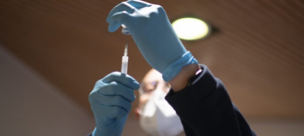 la-svizzera-sigla-contratti-per-17-milioni-di-dosi-di-vaccino