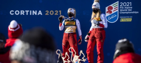 lara-i-suoi-sci-e-la-neve-cosi-si-batte-la-pressione-da-mondiale