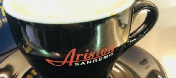 dal-teatrino-al-teatro-vuoto-sanremo-no-covid-ci-sara