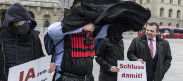 iniziativa-anti-burqa-c-e-del-buono-nel-pot-pourri