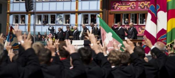 la-pandemia-ferma-la-landsgemeinde-di-appenzello-interno