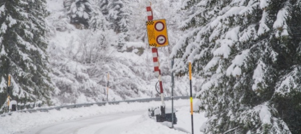 rischio-valanghe-sempre-chiusa-la-strada-del-lucomagno