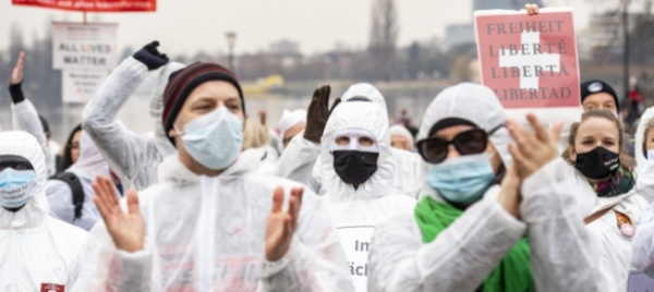 covid-a-zugo-in-800-per-manifestare-contro-le-misure