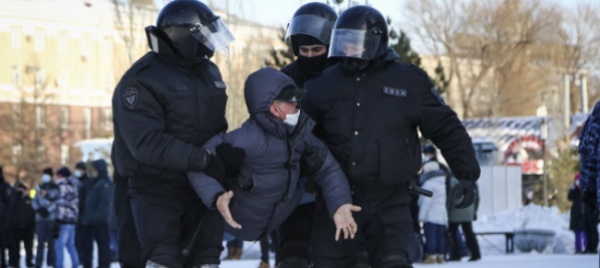 gelo-tra-russia-e-ue-putin-fa-espellere-tre-diplomatici