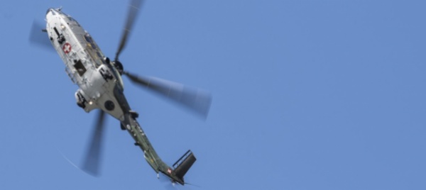 san-gallo-uomo-punta-laser-contro-elicottero-dell-esercito