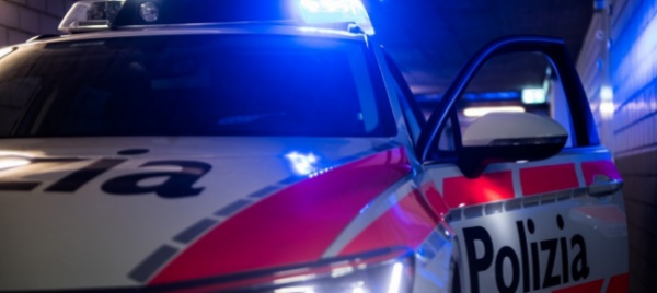zurigo-molesta-sputa-e-tira-un-calcio-arrestato