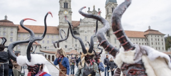 ad-einsiedeln-in-piu-di-1000-per-carnevale-inflitte-multe