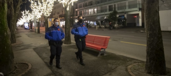 covid-e-assembramenti-casalinghi-se-arriva-la-polizia