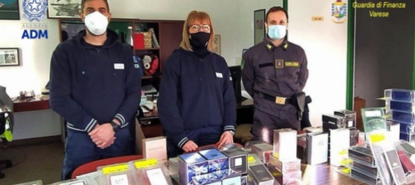profumi-di-marca-sequestrati-al-valico-di-gaggiolo