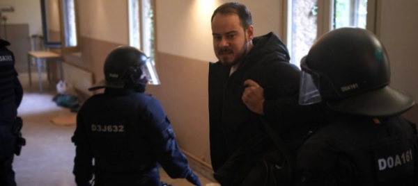 spagna-arrestato-il-rapper-che-le-canta-al-re