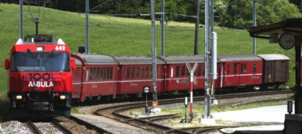 ferrovia-dell-albula-chiusa-fino-a-venerdi-per-deragliamento