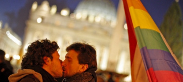 teologi-tedeschi-contro-il-divieto-di-benedizione-coppie-gay