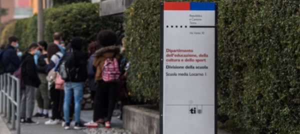 festa-alle-medie-di-locarno-docente-licenziato-con-effetto-immediato