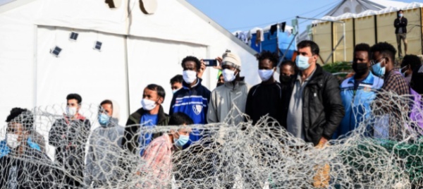 undicimila-firme-per-i-rifugiati-bloccati-in-grecia