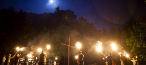 la-chiesa-pagana-per-soli-bianchi-che-inquieta-l-america