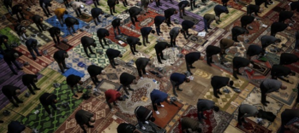 la-moschea-che-la-francia-paga-ma-non-vuole